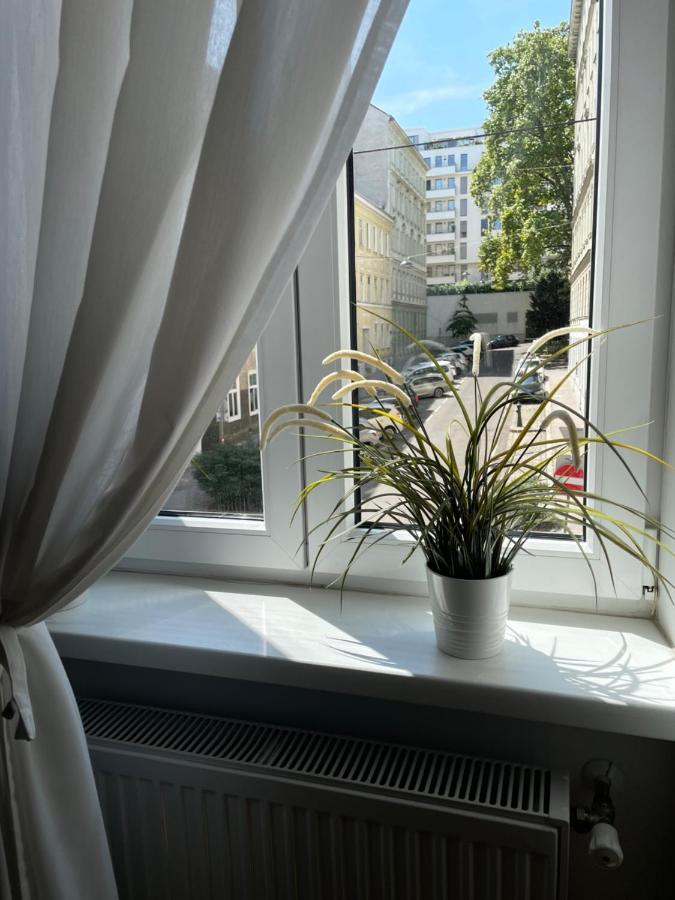 Cozy City Apartment Near City Center Вена Экстерьер фото