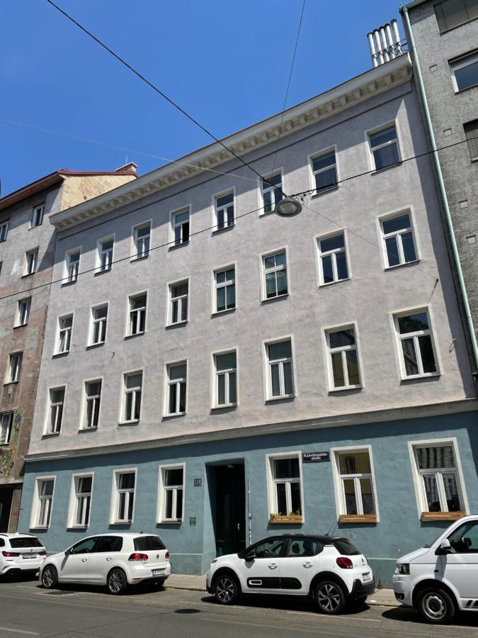 Cozy City Apartment Near City Center Вена Экстерьер фото